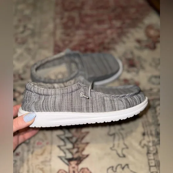 Kids Hey Dude Wally Youth Linen Gray Stone White Shoe Sz Y3-L4 Like New - Picture 2 of 10